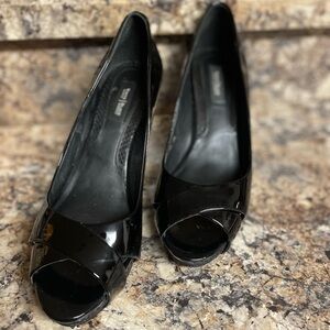 White House | Black Market “Nice” Black Glossy Pumps 8.5